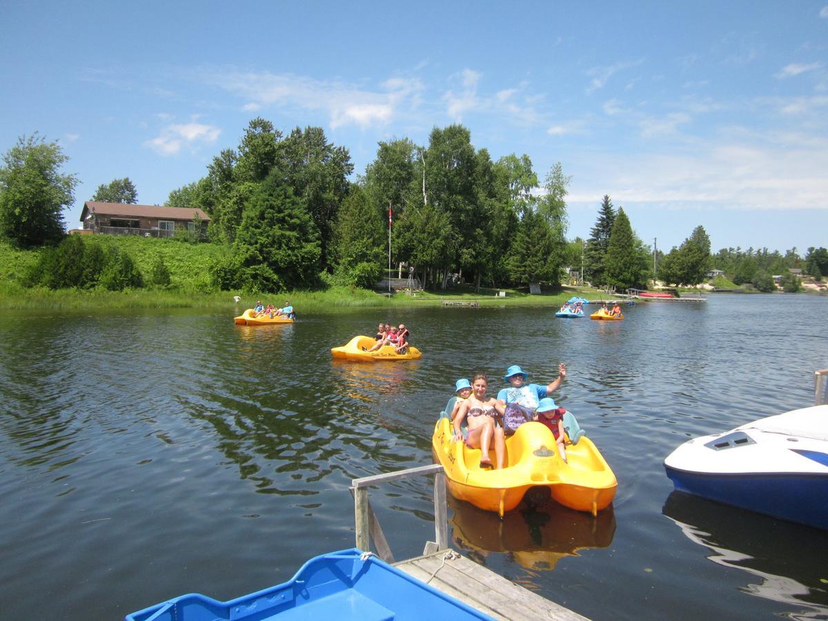Sauble River Marina And Lodge Resort Sauble Beach Eksteriør bilde